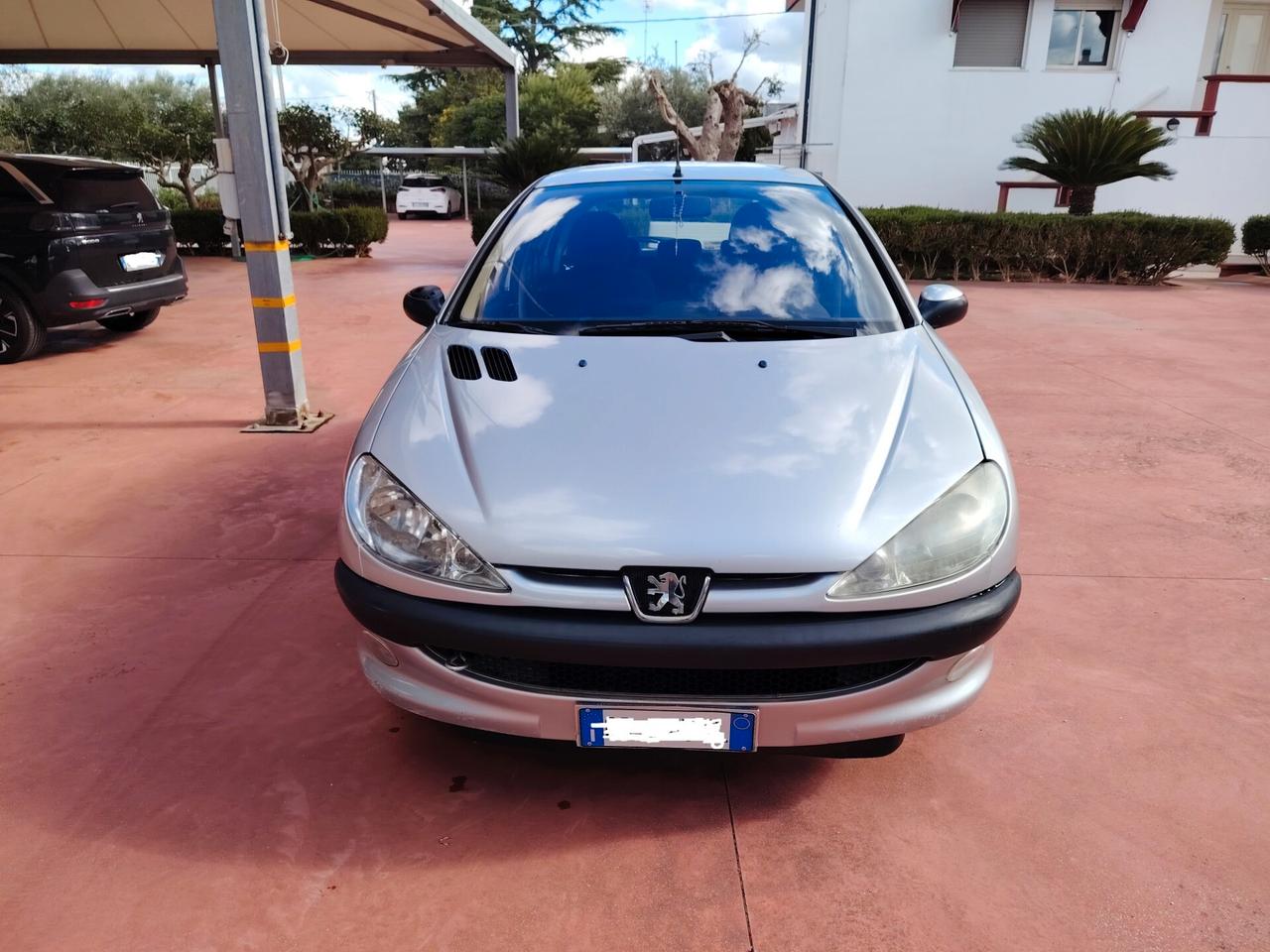 Peugeot 206 1.4 hdi 5 porte + gancio