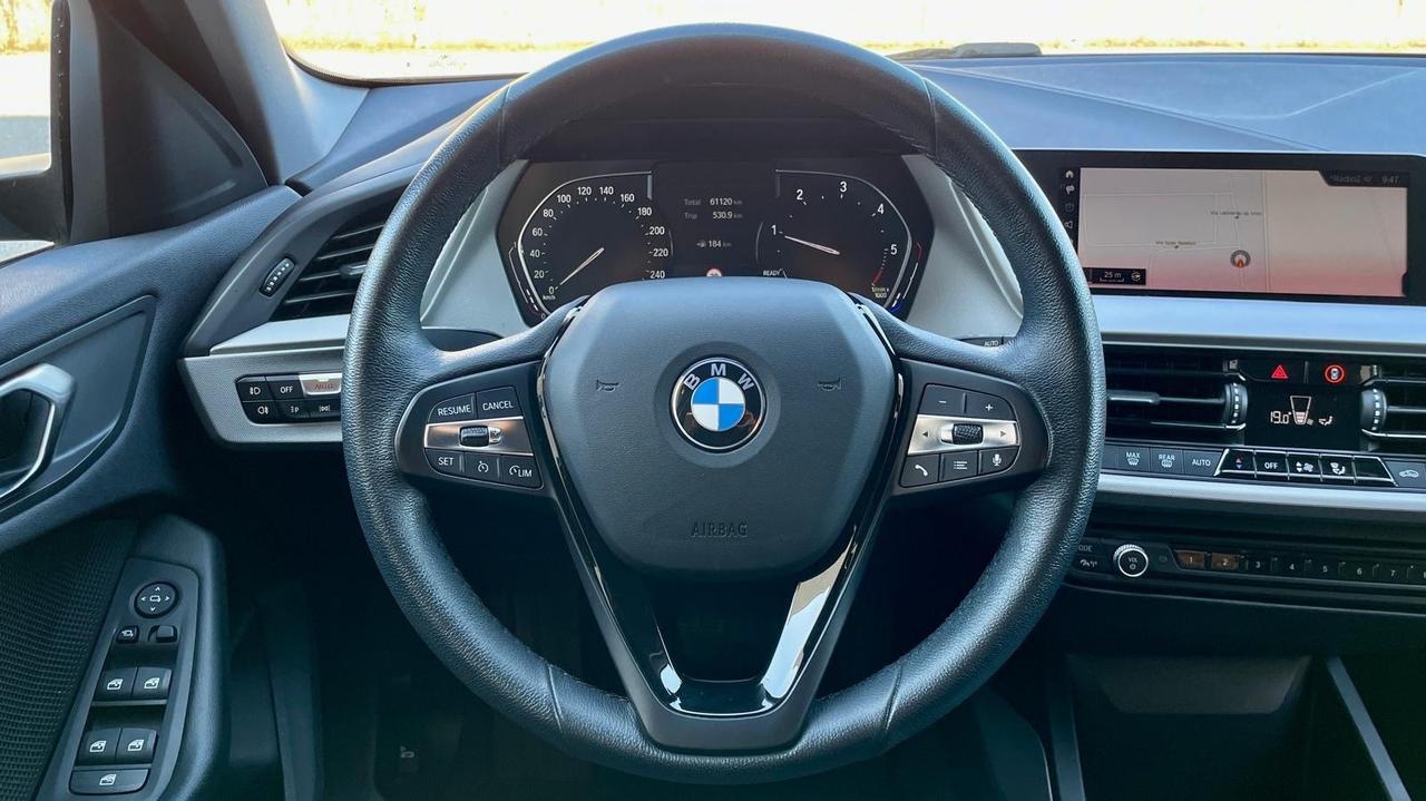 Bmw 116 116d 5p. Advantage LED