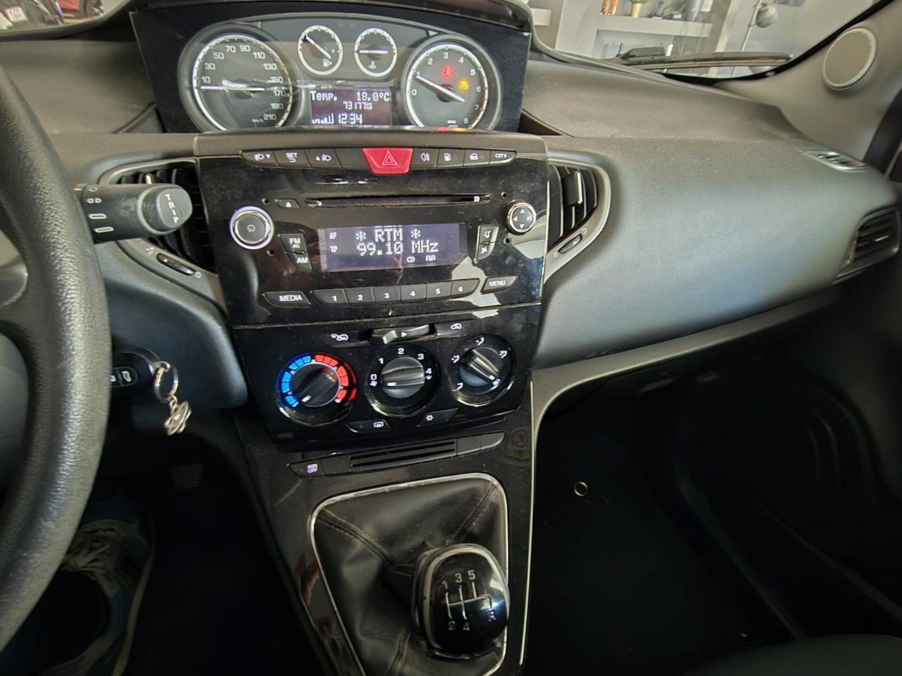Lancia Ypsilon 1.2 69 CV 5 porte GPL Ecochic Gold
