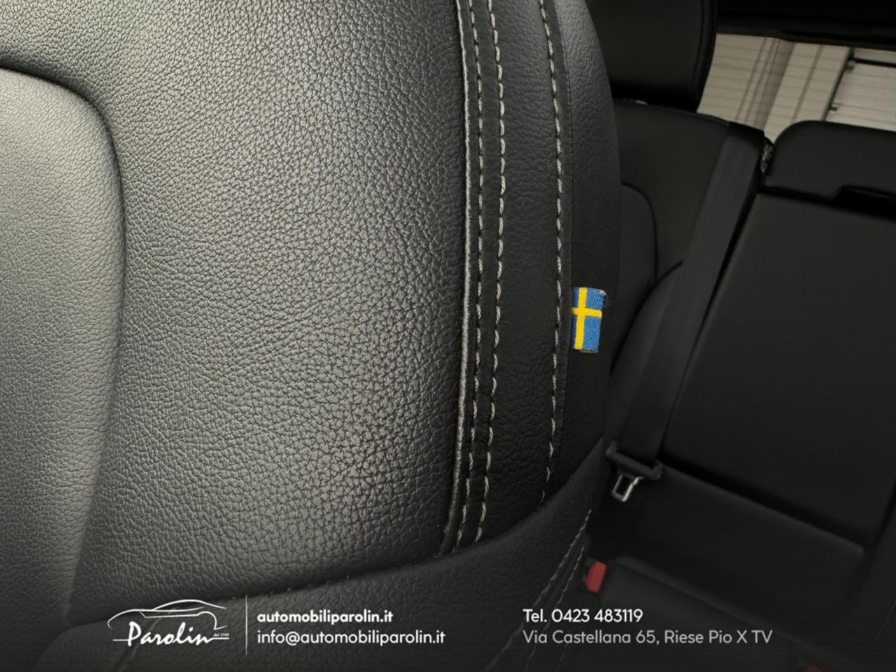 Volvo XC40 2.0 b5 R-design awd auto Tetto-Pelle-360°