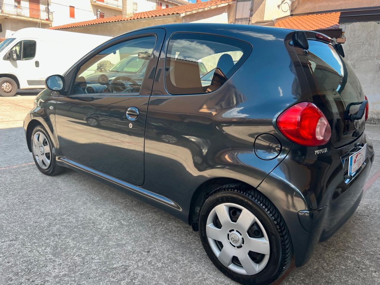 Toyota Aygo 1.0 12V VVT-i 3 porte Sol