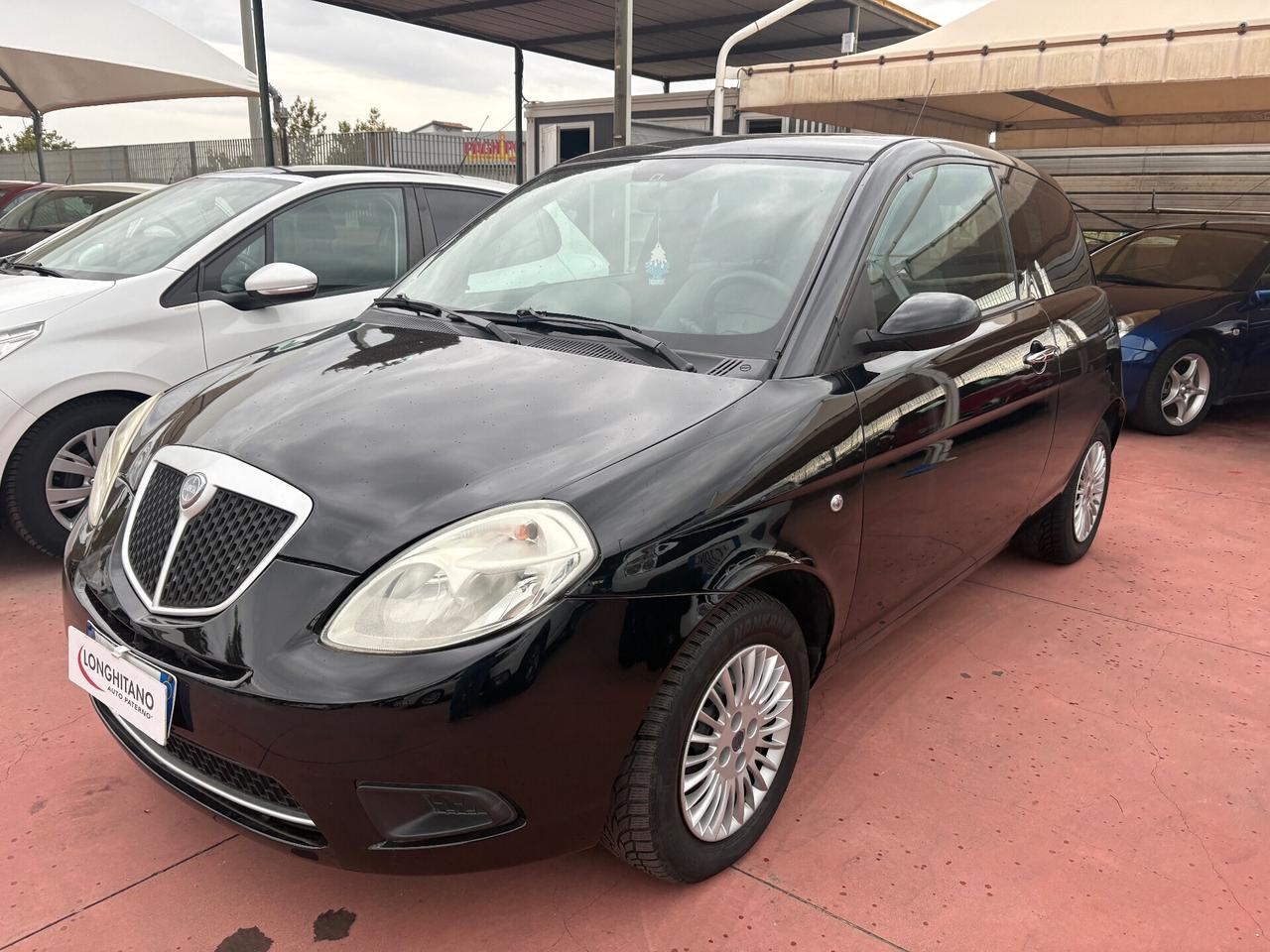 Lancia Ypsilon 1.3 MJT 75 CV Argento