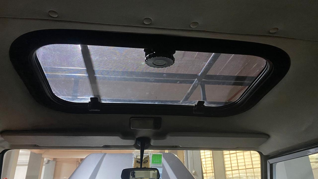 Land Rover Defender LD - Tomb Raider