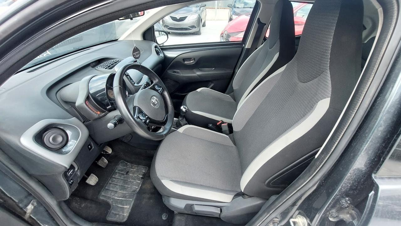 Toyota Aygo Connect 1.0 VVT-i 72 CV 5 porte 2021