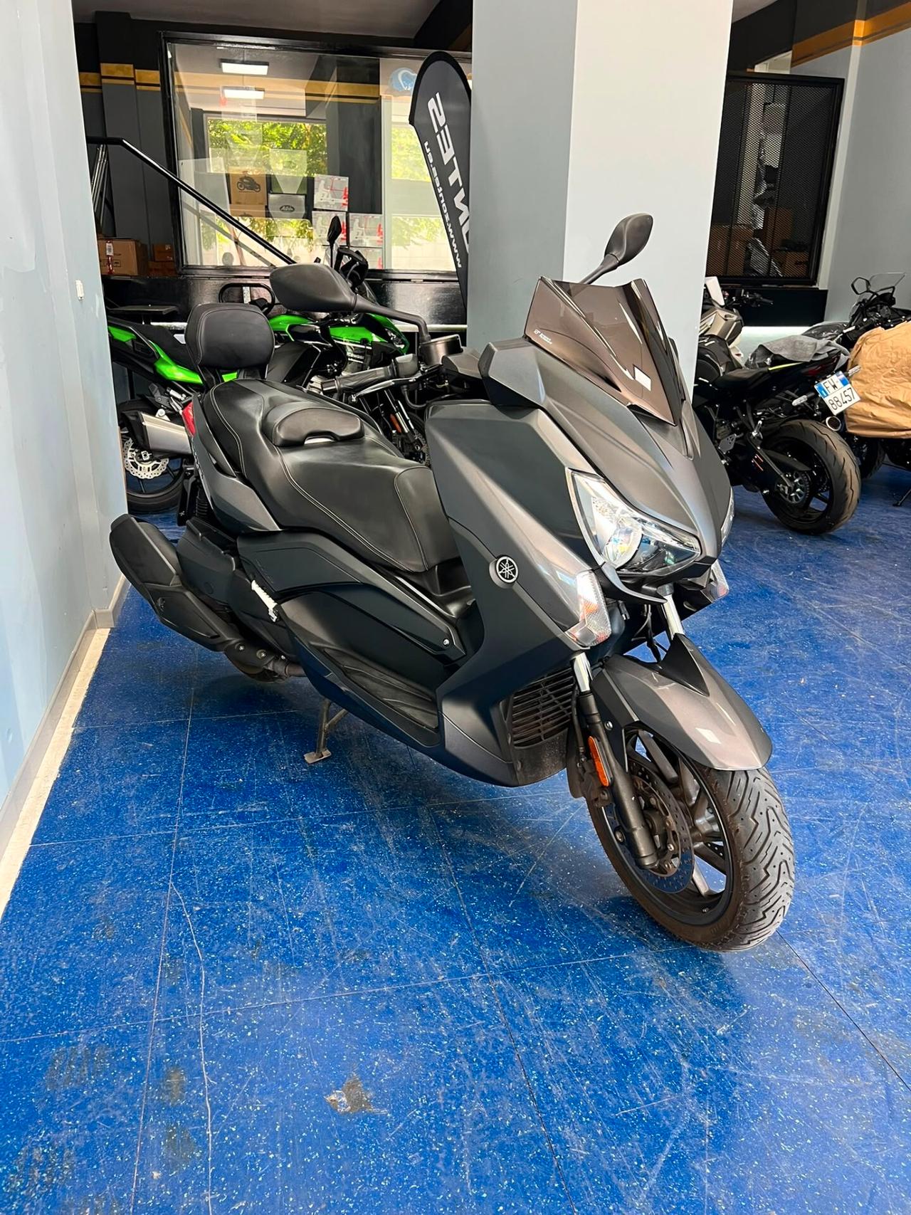 Yamaha X-Max 400