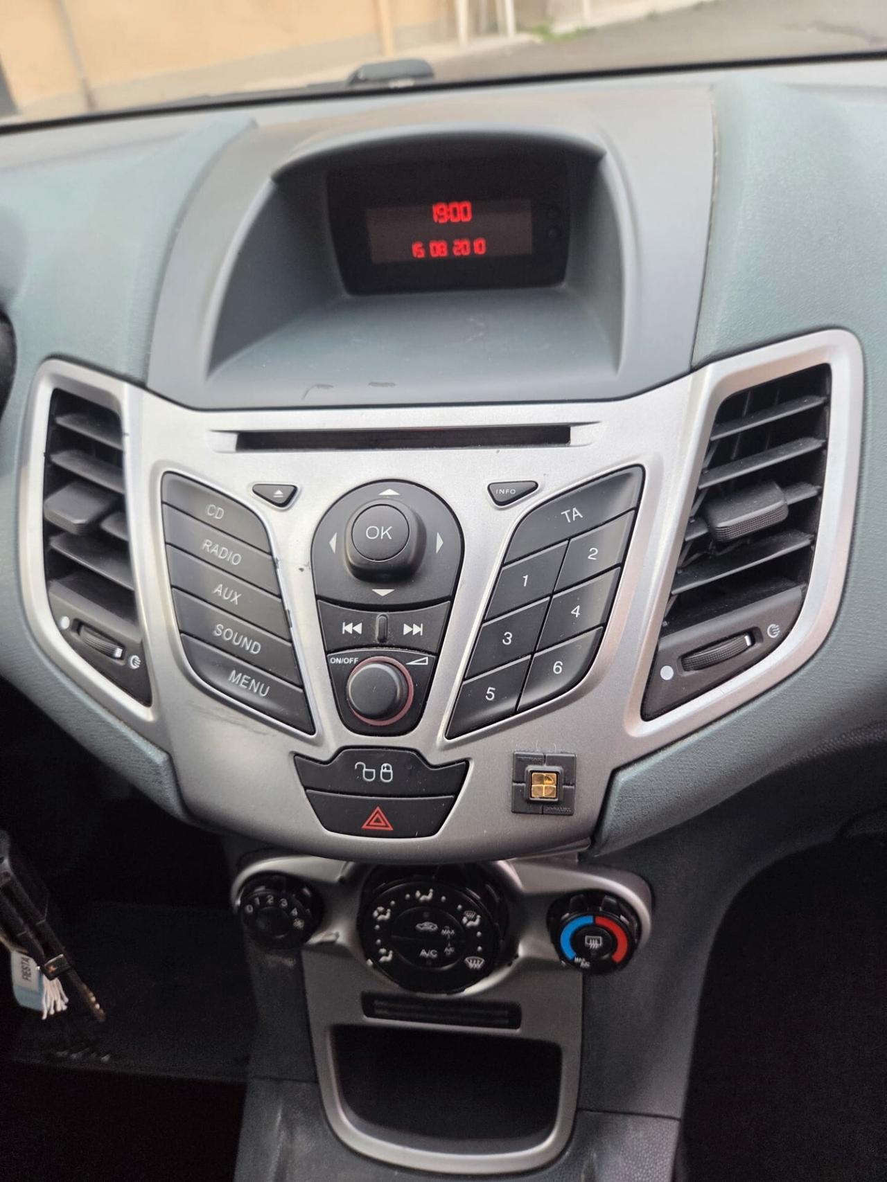 Ford Fiesta 1.4 TDCi 70CV 3 porte Titanium perfetta possibilita 12 mesi garanzia neopatentati ok