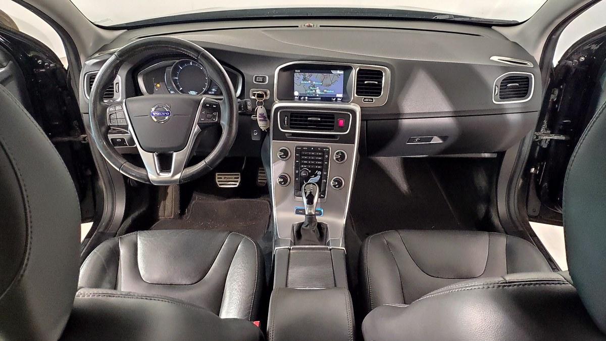 VOLVO V60 D6 Twin Engine Geartronic Summum