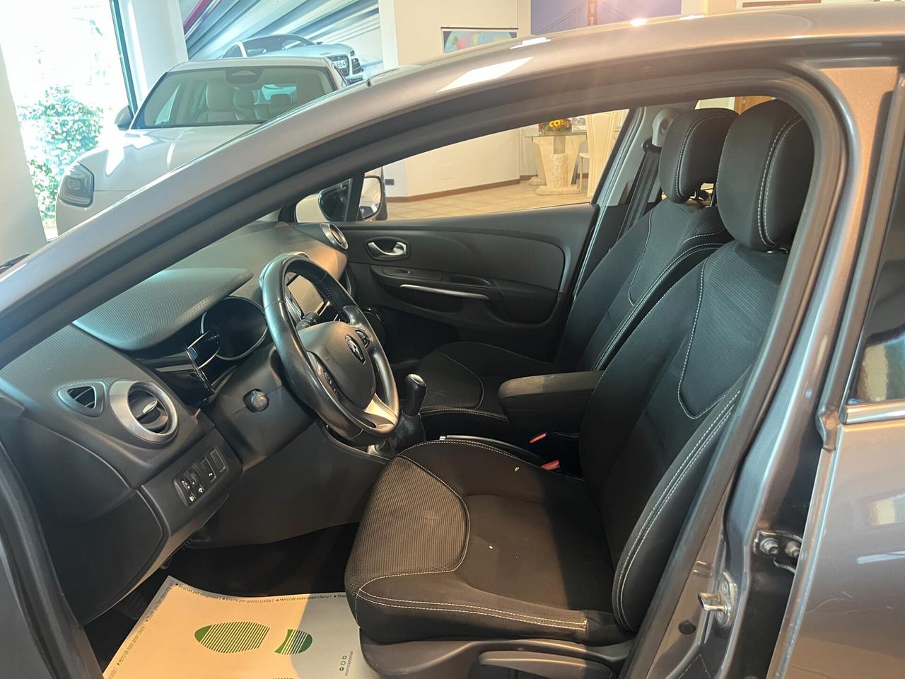 Renault Clio 1.2 75CV 5 porte costume national