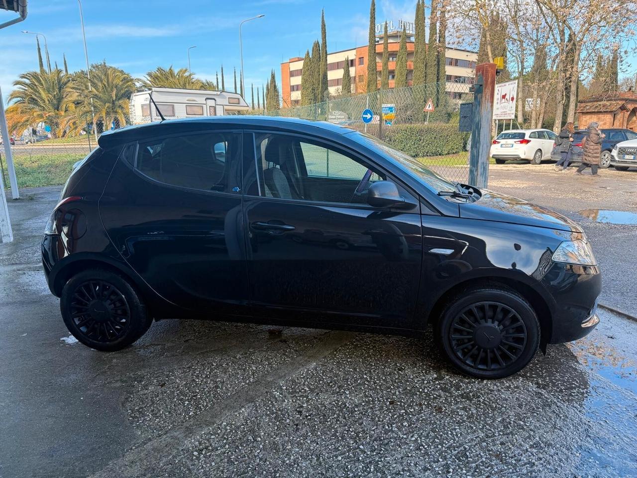 Lancia Ypsilon 1.2 69 CV 5 porte S&S Elefantino Blu