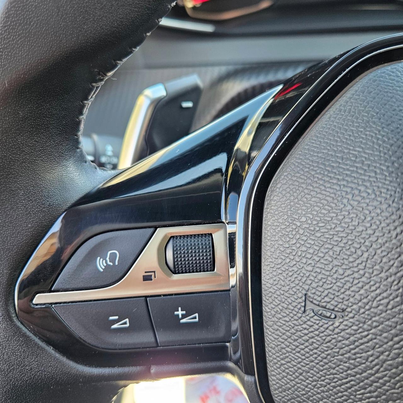 Peugeot 2008 BlueHDi 130cv EAT8 Allure 2021