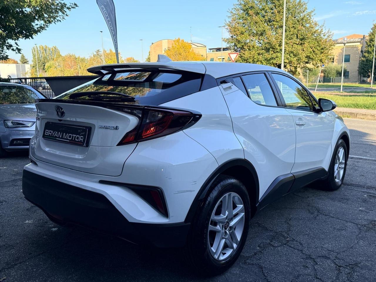 Toyota C-HR 1.8 Hybrid E-CVT Lounge