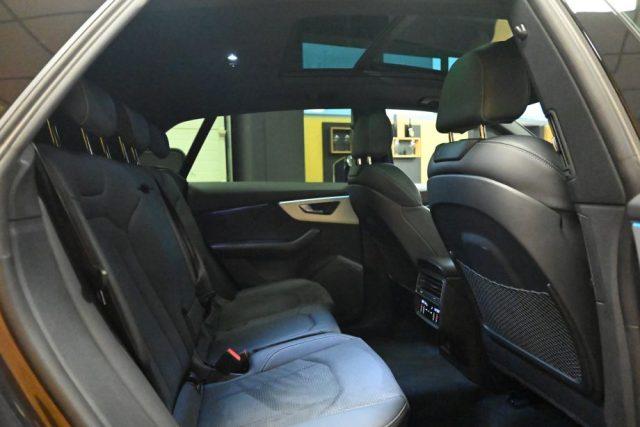 AUDI Q8 50TDI Q.TIP.286CV S-LINE TET.22"360°HEAD-UP FULL!!