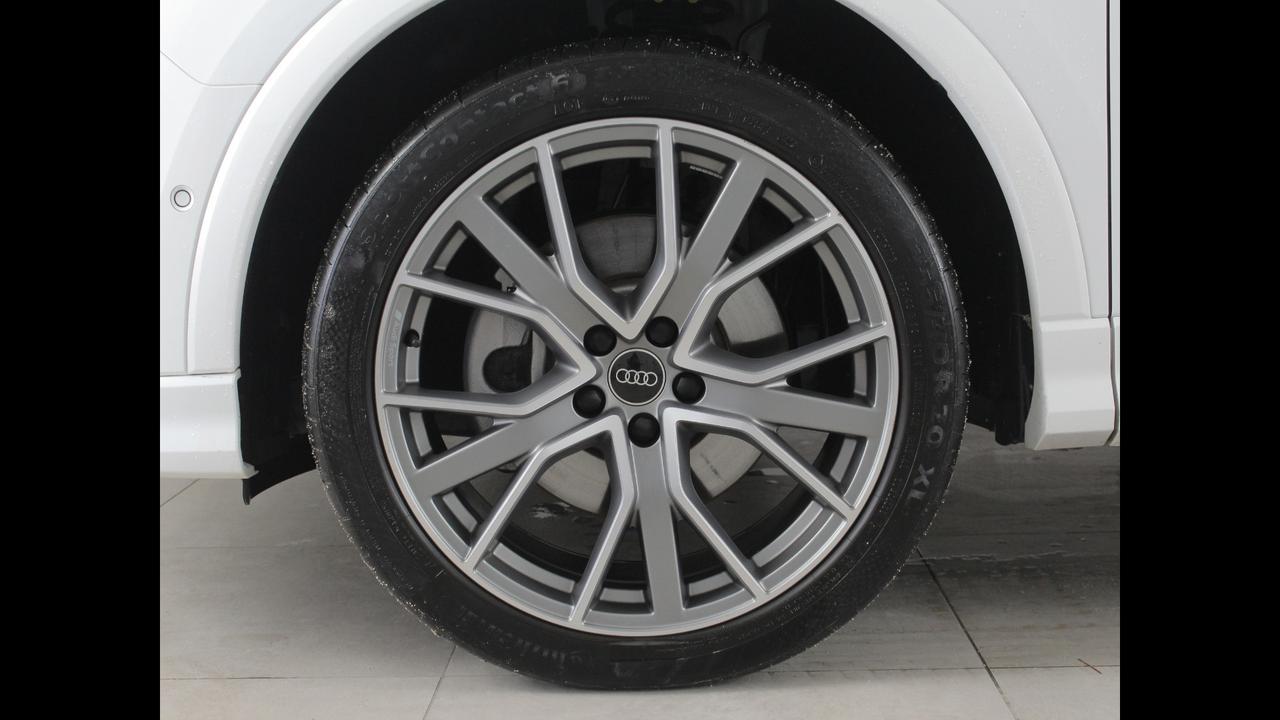 Audi Q3 45 TFSI E S TRONIC