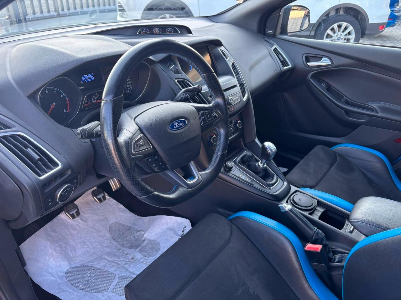 FORD FOCUS RS