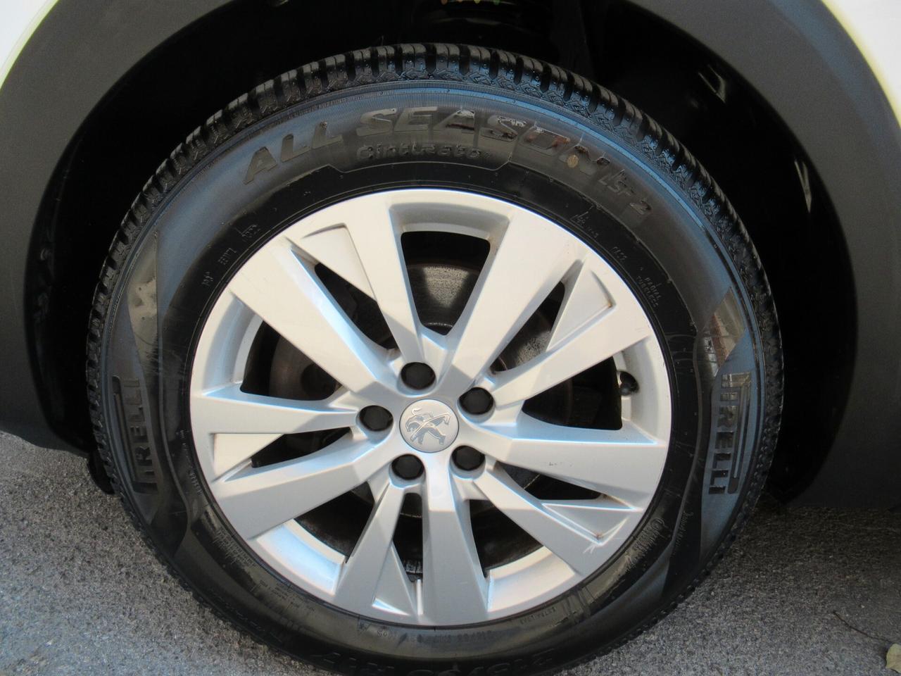 Peugeot 3008 BlueHDi 130 S&S EAT8 Business