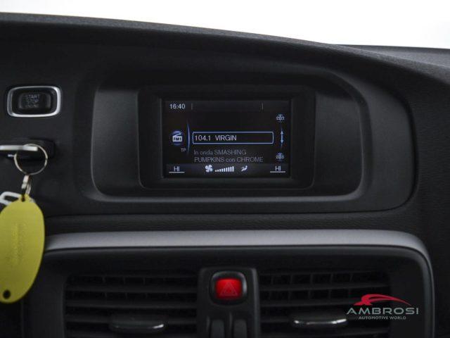 VOLVO V40 Cross Country D2 Business