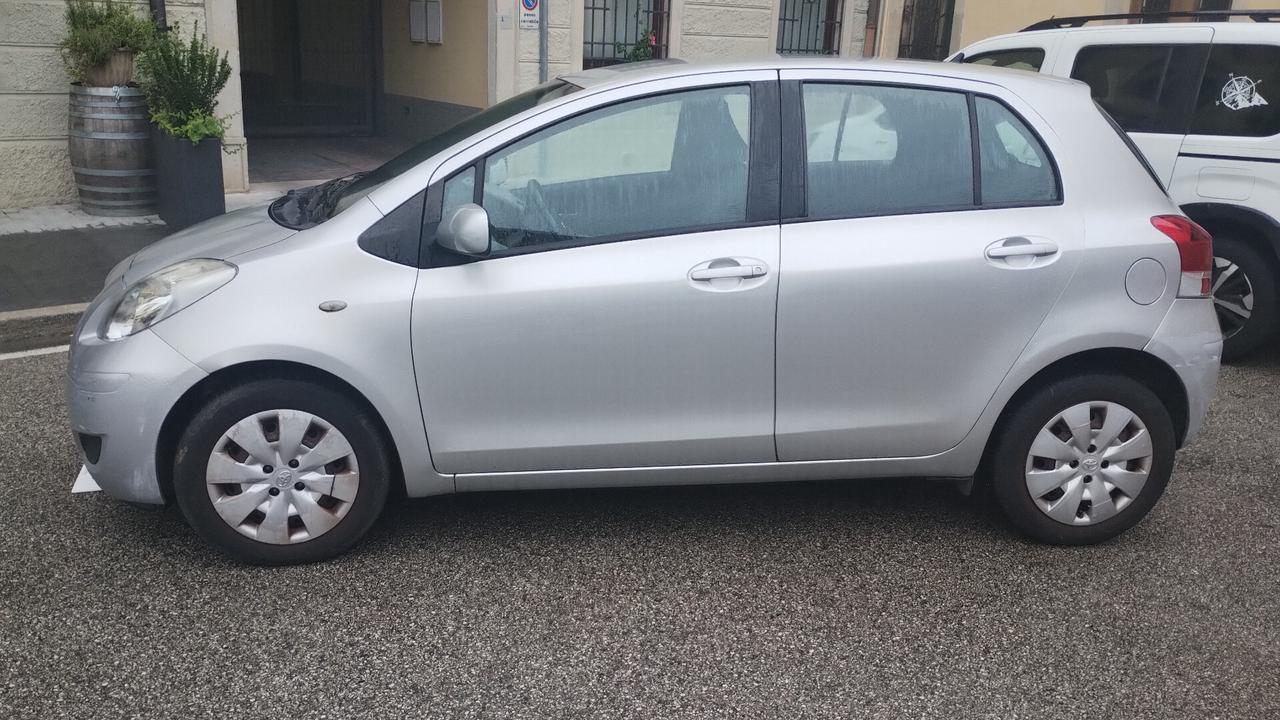 Toyota Yaris 1.3 5 porte M-MT Sol NEOPATENTATI