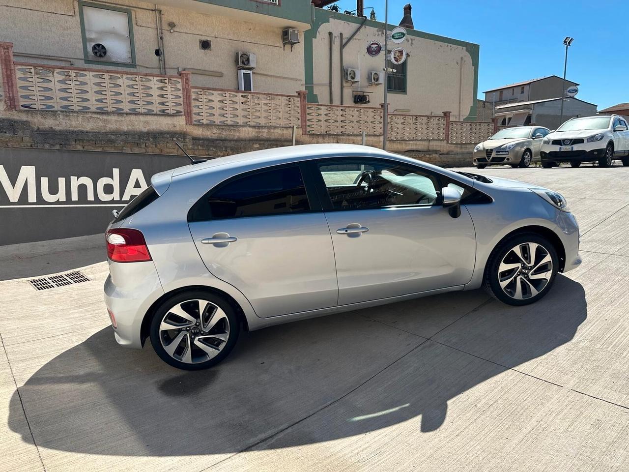 Kia Rio 1.1 CRDi 5p. Cool Adatta a Neopatentati