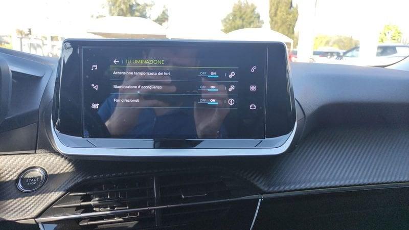 Peugeot 2008 motore elettrico 136 CV Allure Pack