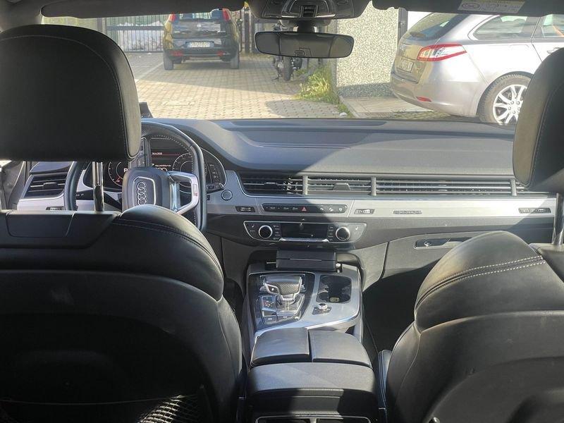 Audi Q7 3.0 TDI quattro tiptronic S- LINE