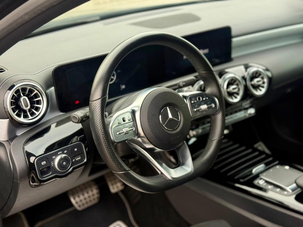 Mercedes-benz A 200 d Premium Night Edition First