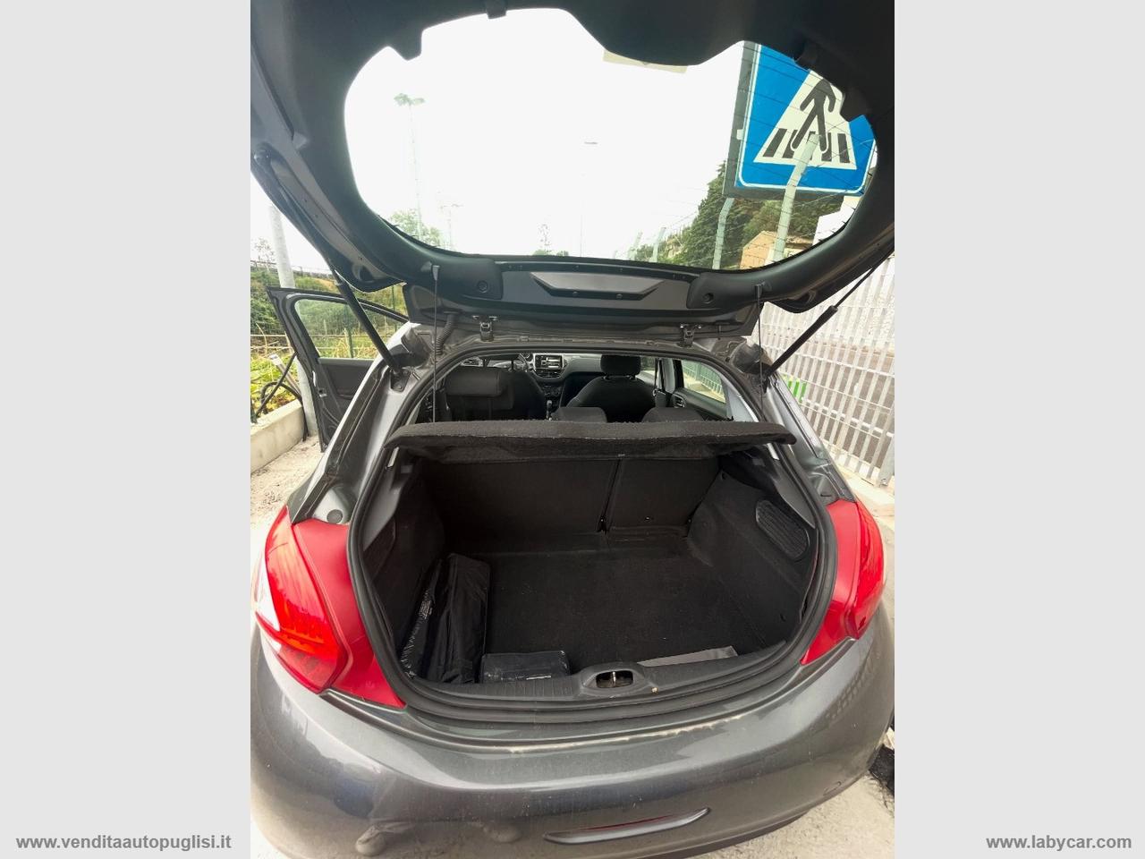 PEUGEOT 208 1.4 HDi 68 CV 5p. Allure