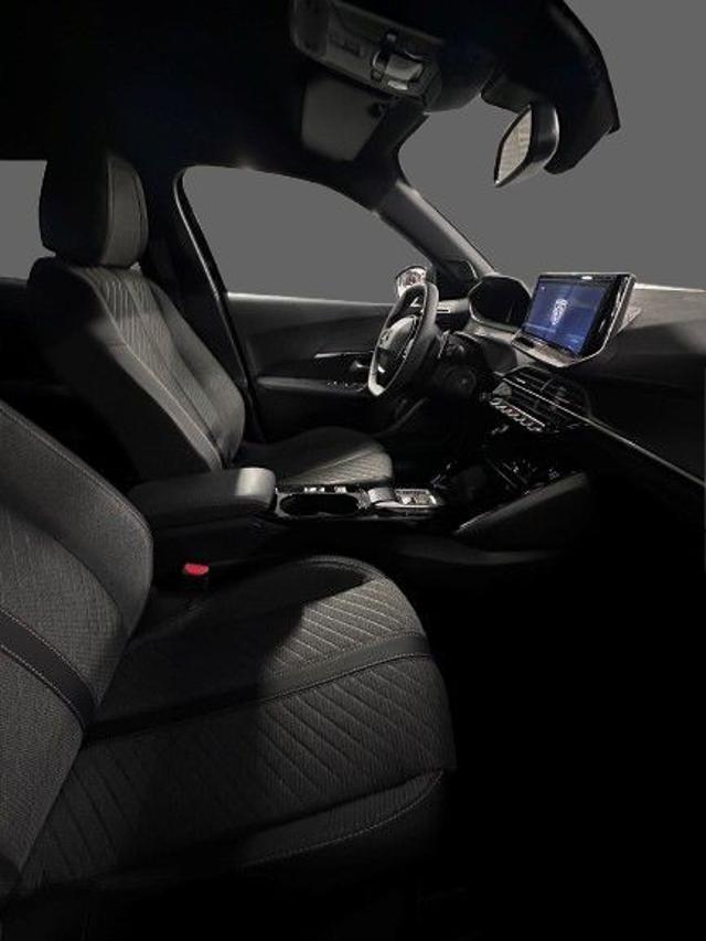 PEUGEOT 2008 Hybrid 136 e-DCS6 Allure