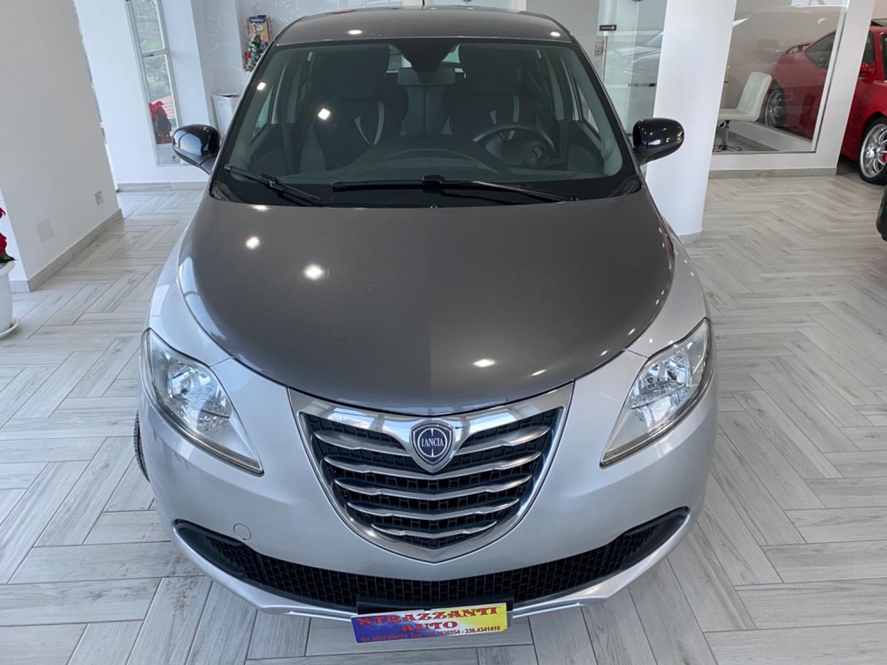 Lancia Ypsilon 1.3 MJT95CV 5P Silver BI-COLORE2013