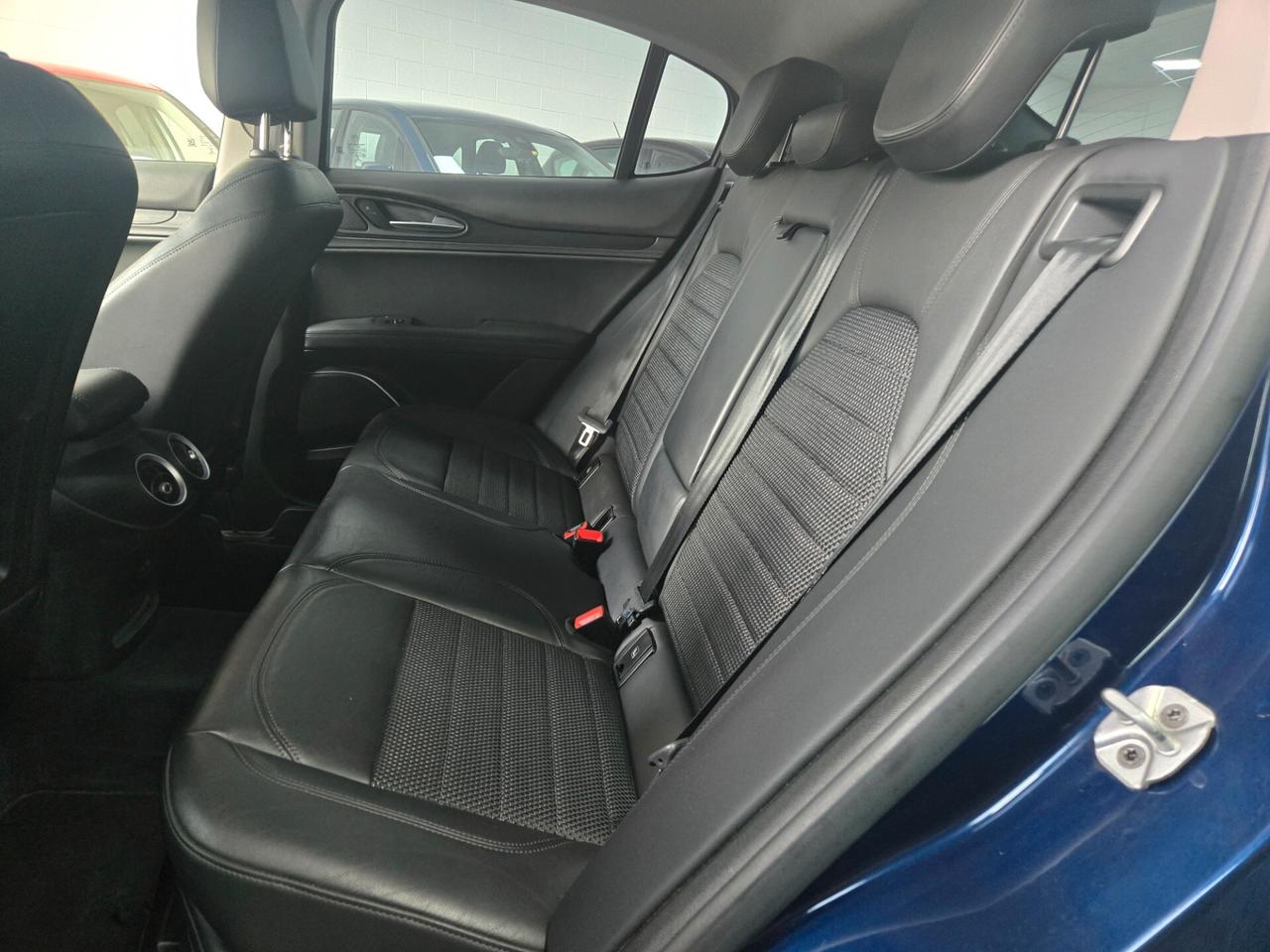 Alfa Romeo Stelvio 2.2 Turbodiesel 180 CV AT8 RWD Business