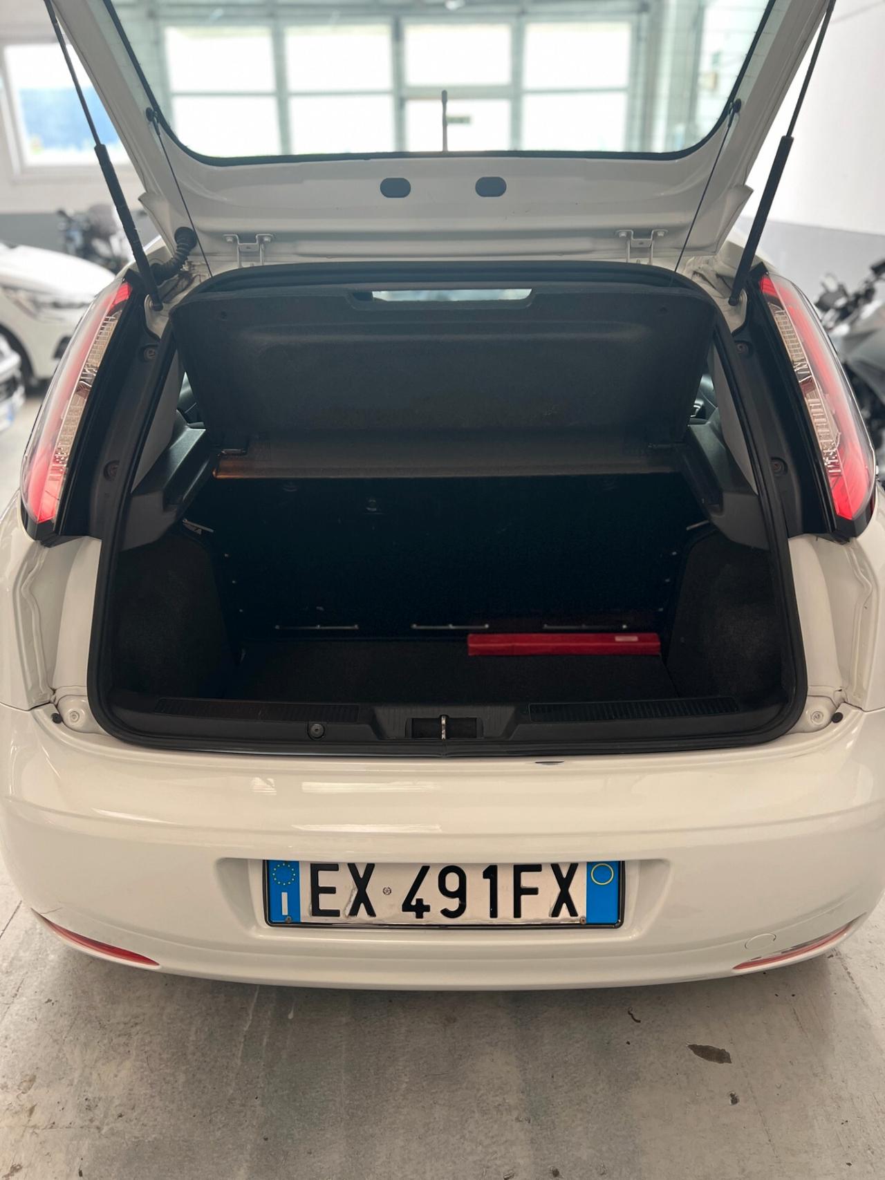 Fiat Punto 1.2 16V 5 porte Young NEOPATENTATI
