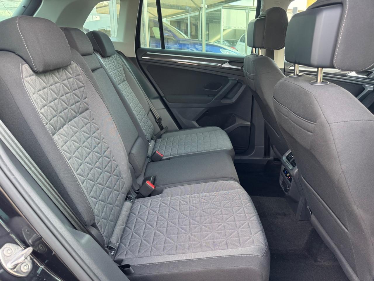 VOLKSWAGEN TIGUAN 2.0 TDI LIFE FULL IVA NEO PATENTATI