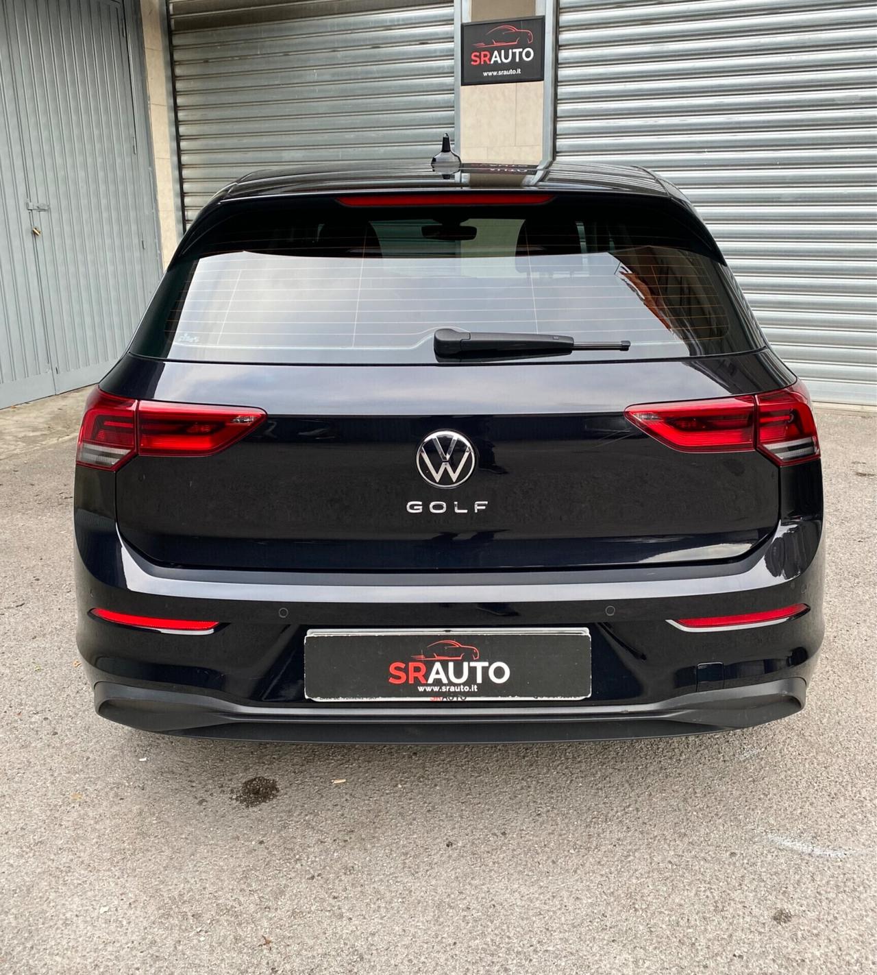 Volkswagen Golf 8 1.0 TSI 90cv - OK NEOPATENTATI