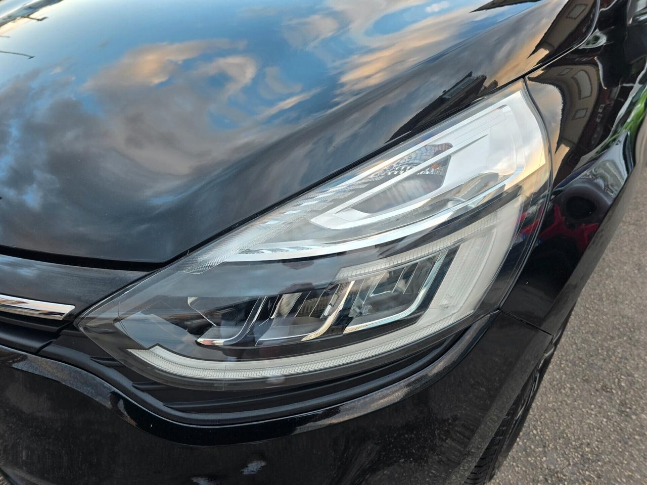 Renault Clio TCe 12V 90 CV GPL 5 porte Moschino Intens