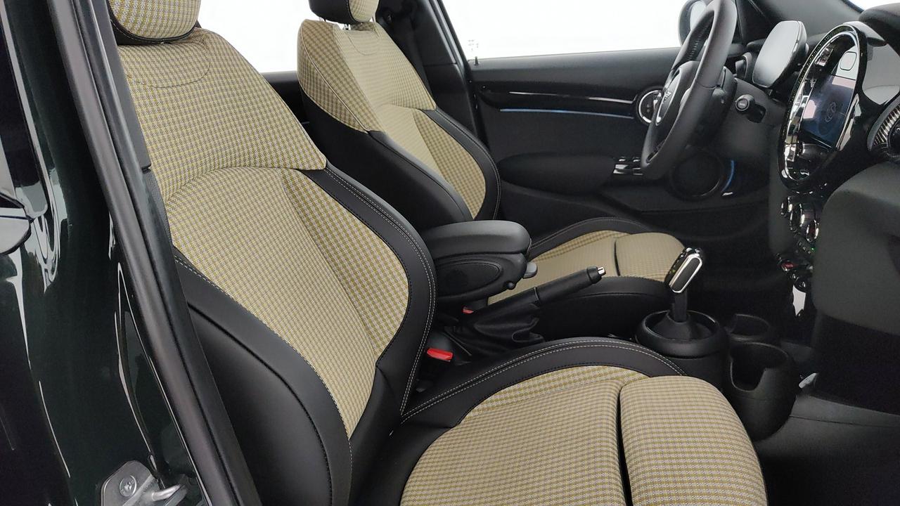 MINI Mini IV F55 2021 5p - Mini 5p 1.5 Cooper Resolute auto