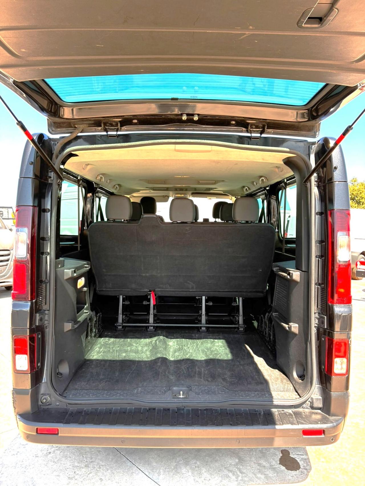 Renault Trafic 9 posti 2.0 dci 145 cv