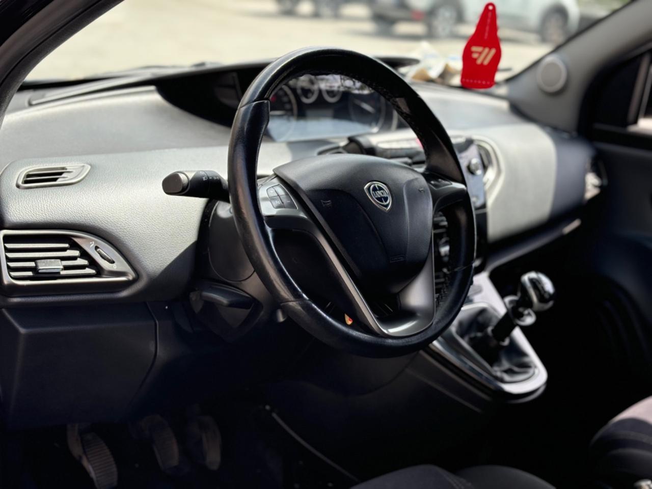 LANCIA YPSILON 1.2 BENZINA 69CV GARANZIA 12 MESI