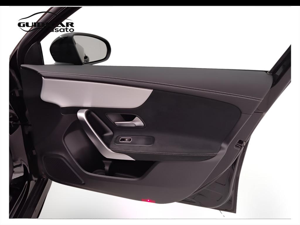 Mercedes-Benz Classe A - W177 2018 - A 180 d Premium Night edition auto