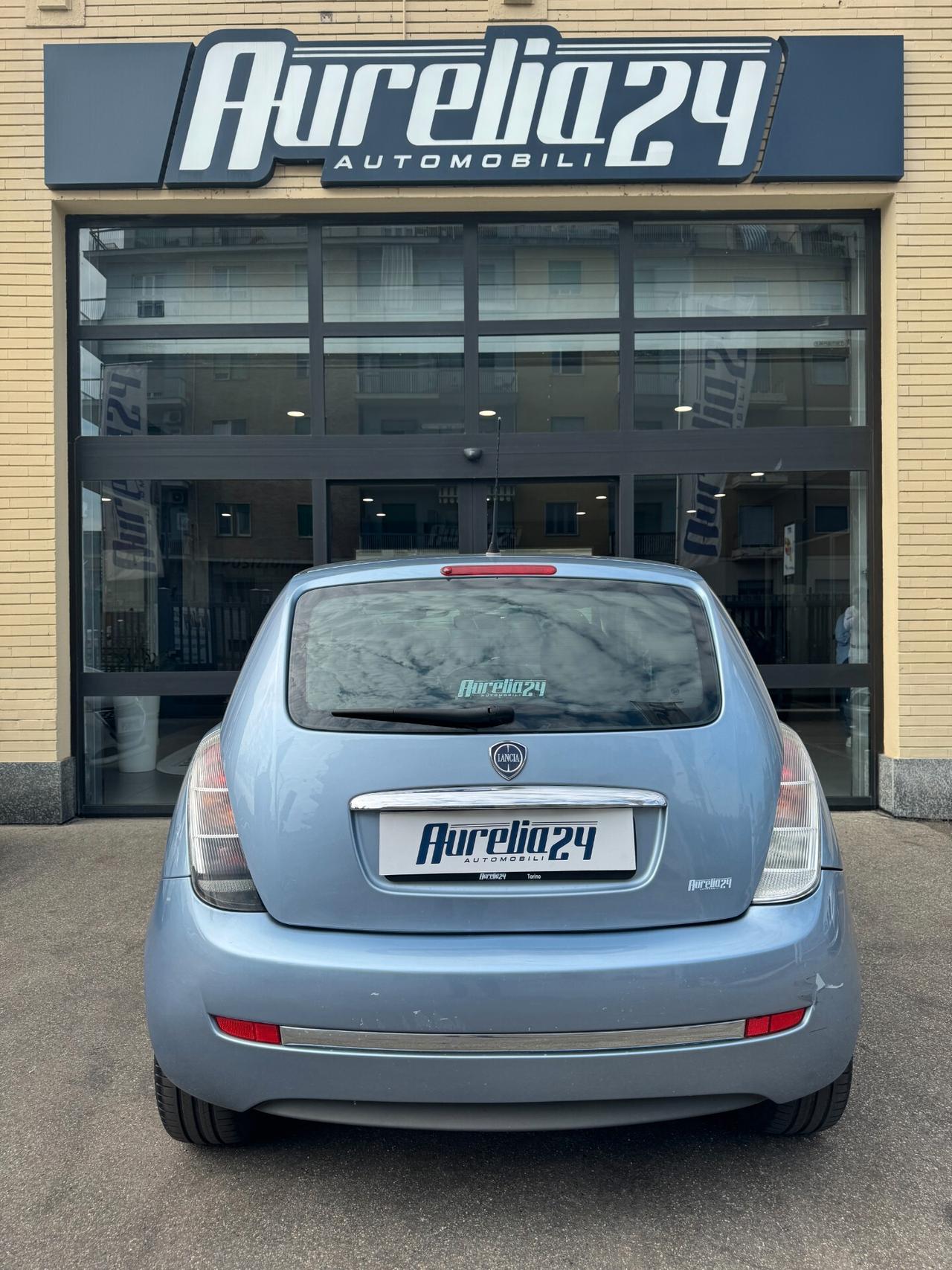 Lancia Ypsilon 1.3 MJT 75 CV Argento NEOPATENTATI