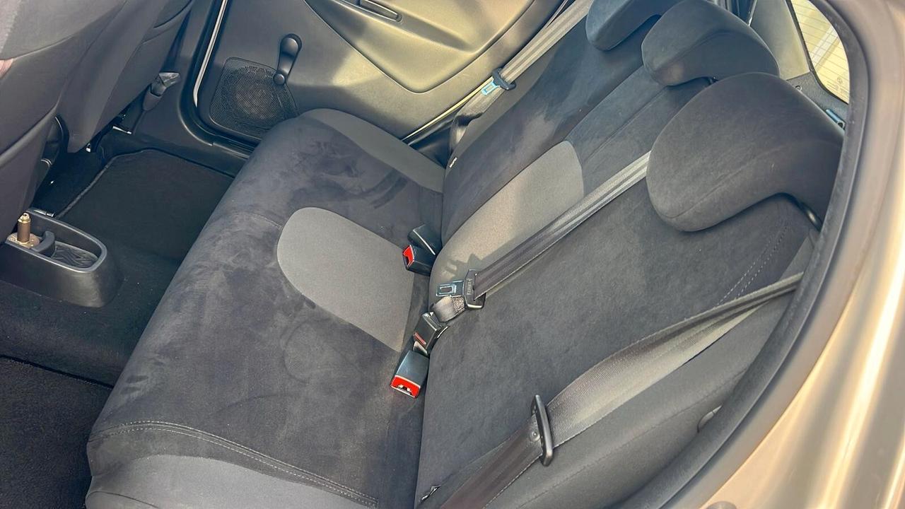 Lancia Ypsilon 1.2 69 CV 5 porte GPL Ecochic Silver NEOPATENTATI