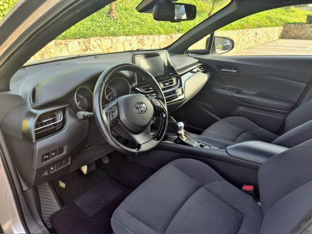 TOYOTA C-HR 1.8 Hybrid E-CVT Business