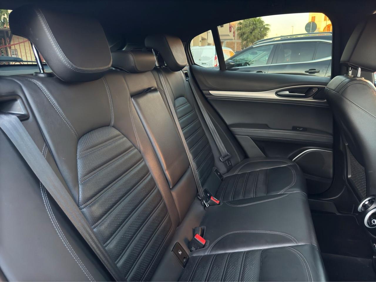 Alfa Romeo Stelvio 210 CV AT8 Q4 Veloce