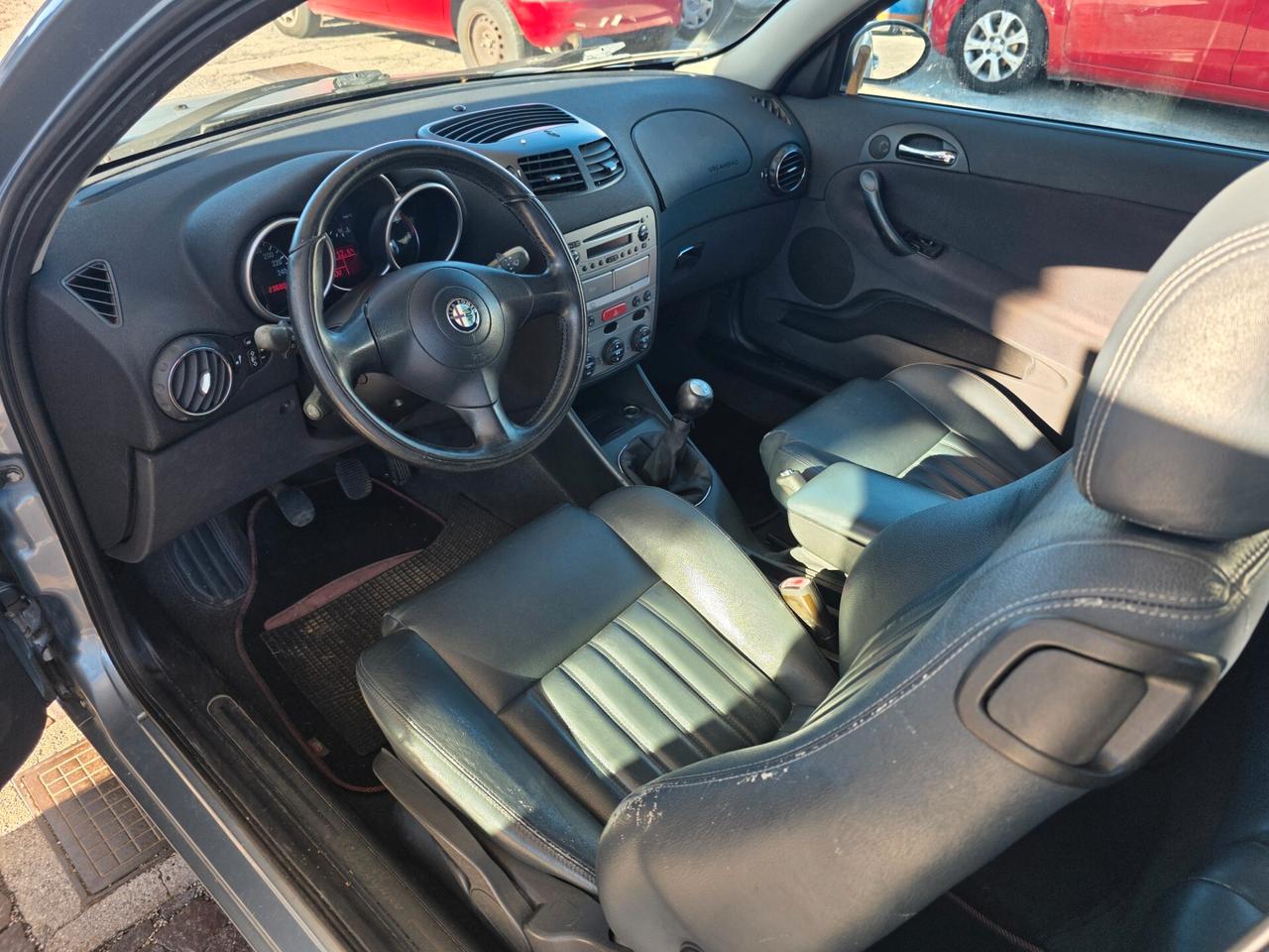 Alfa Romeo 147 1.9 JTD (115 CV) cat 3p. Distinctive