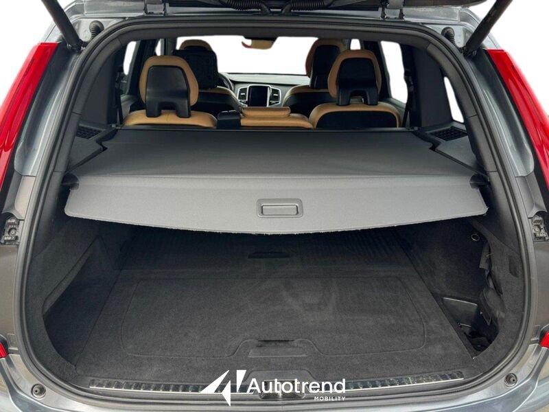 Volvo XC90 D5 235 CV AWD Automatica NAVI LED Momentum