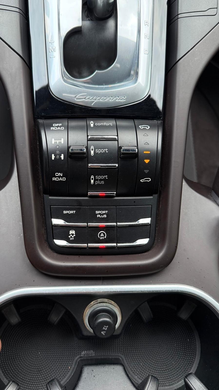PORSCHE CAYENNE 3.0 DIESEL 2016 PLATINUM EDITION