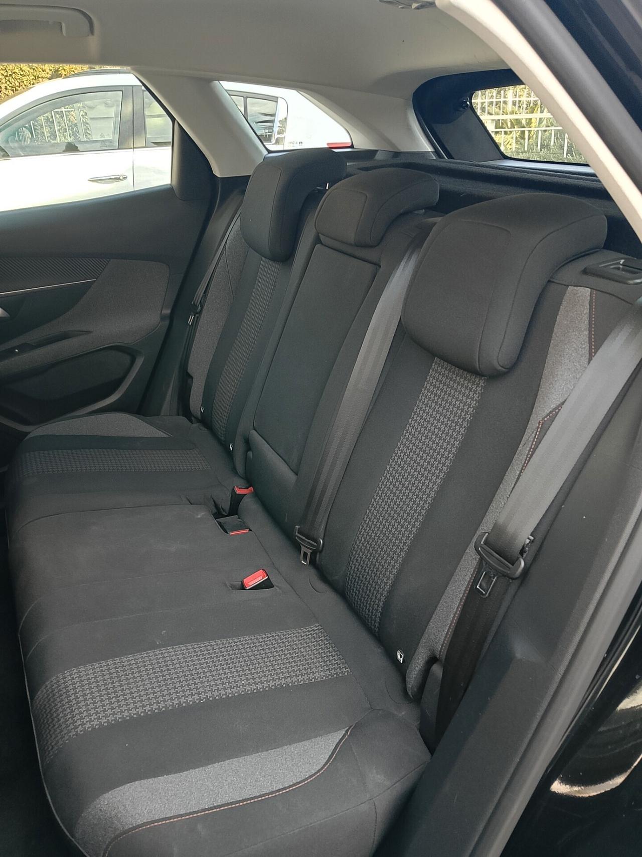 Peugeot 3008 BlueHDi 130 S&S Allure