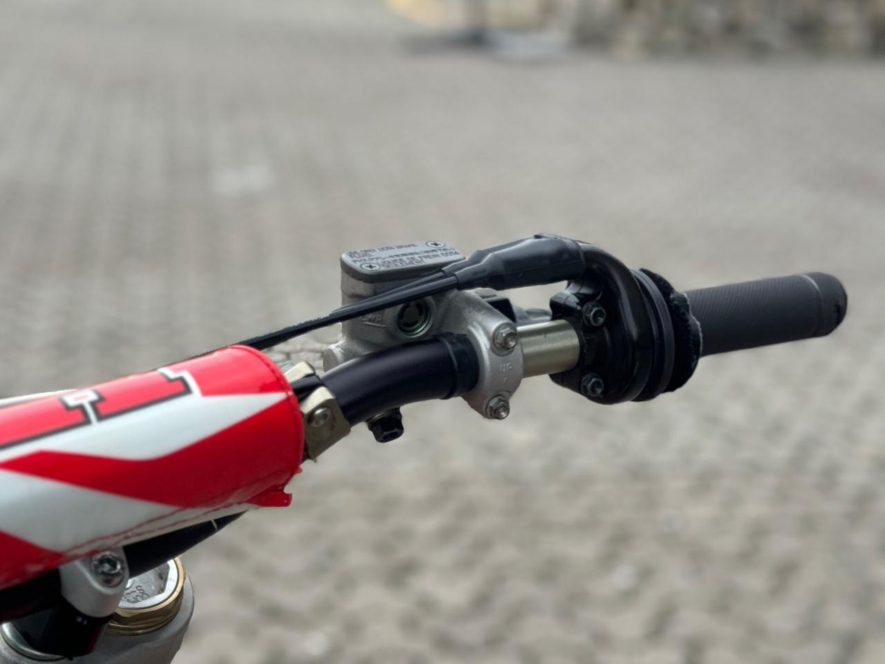 Honda CRF 450 R 2014 ufficiale Red moto