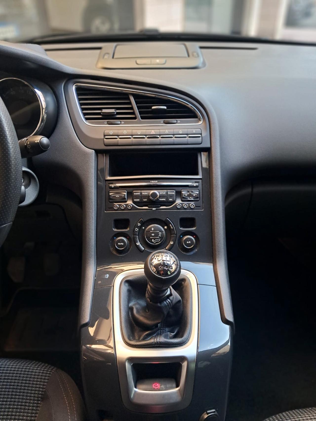 PEUGEOT 5008 2.0 HDi 150CV Féline-TETTO+NAVY-Euro5290