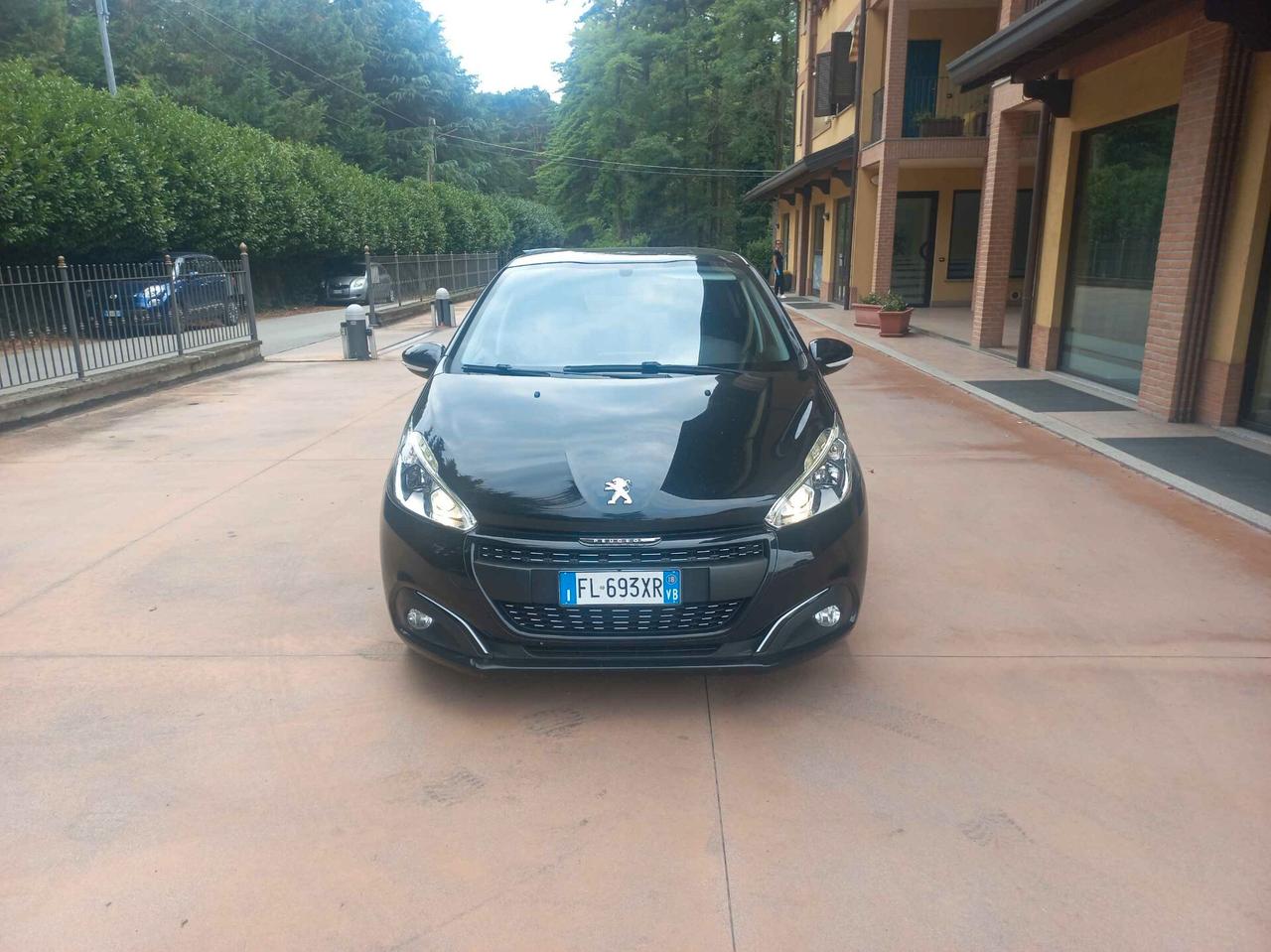 Peugeot 208 BlueHDi 75 5 porte Touch
