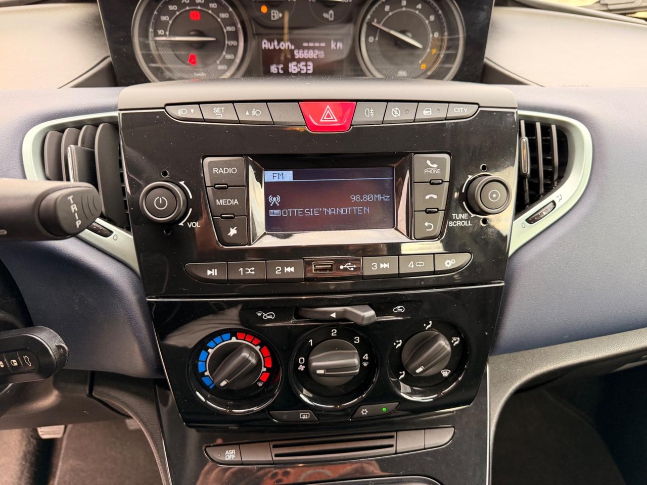 Lancia Ypsilon 1.0 Hybrid Gold CAR PLAY