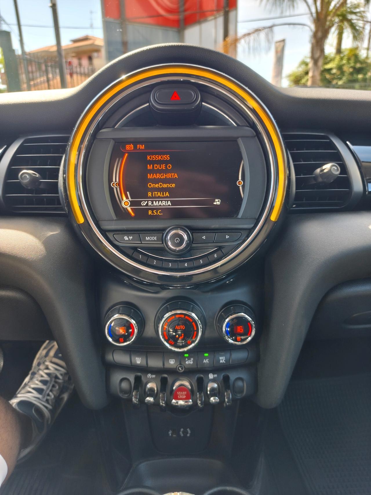 Mini 1.5 Cooper D Business 5 porte